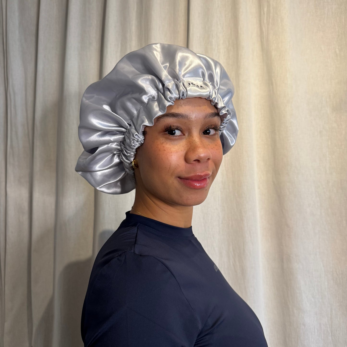 JEN by curly hair care Satin Cap Kimya, hell grau