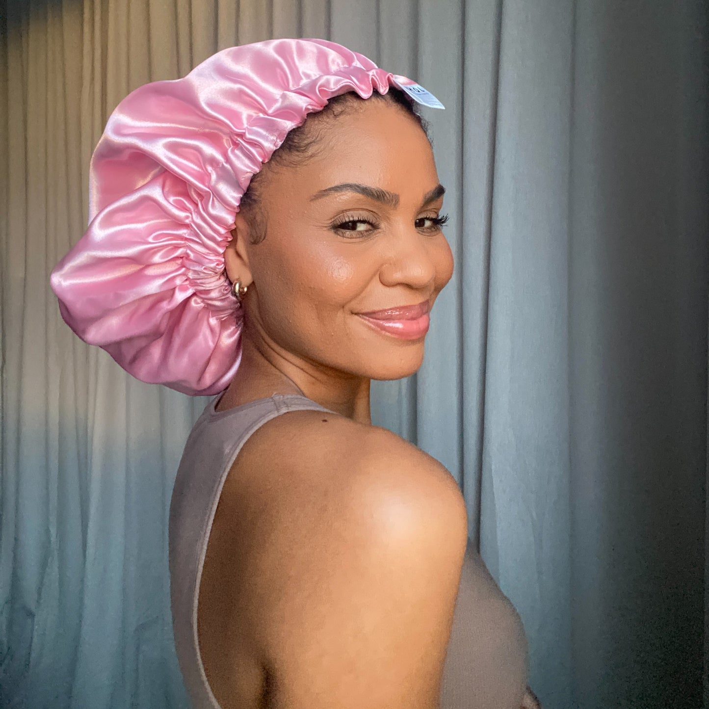 JEN by curly hair care Satin Cap Rosa verstellbarer Bund, rosa