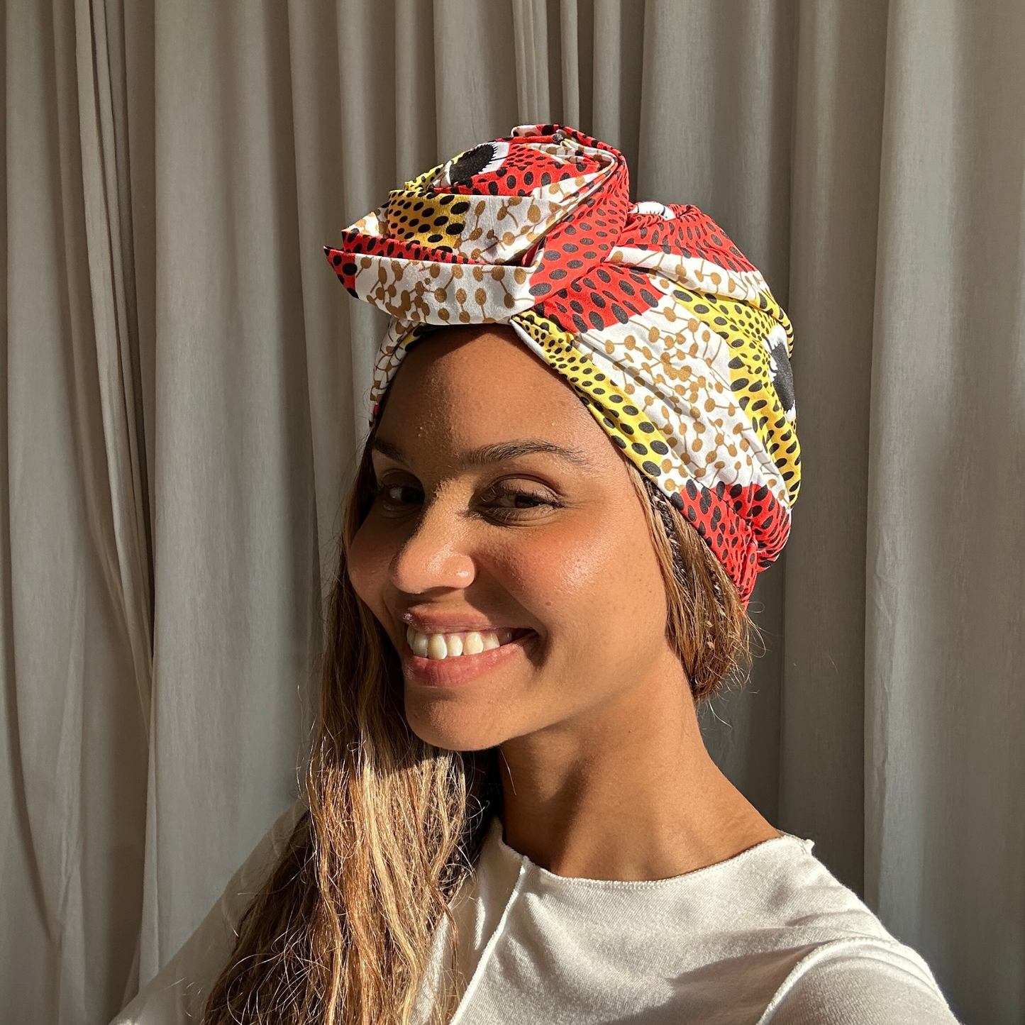 Satin gefütterter Turban gelb rot