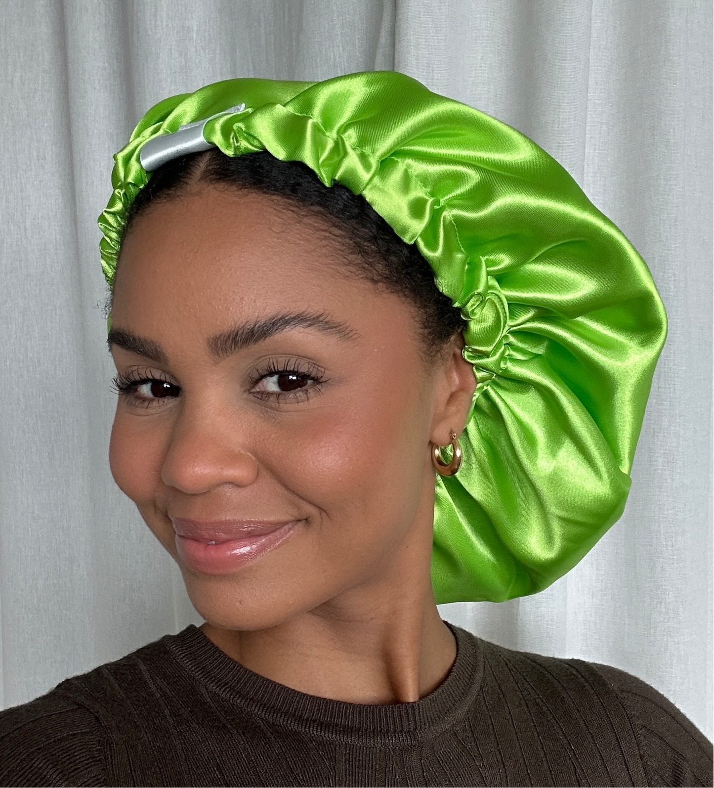 JEN by curly hair care Satin Cap Noelle neon grün