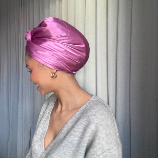 Tissu satiné violet