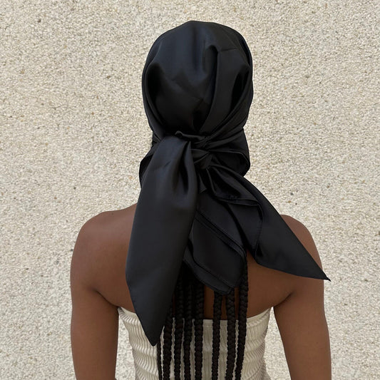Tissu satiné noir