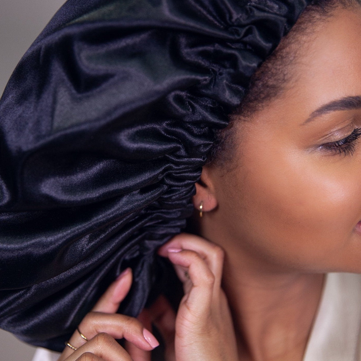 JEN by curly hair care Satin Cap Efia, schwarz