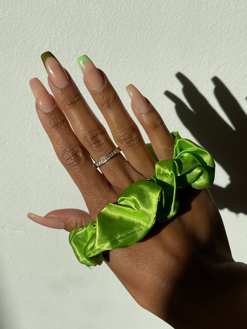 Satin Scrunchie S grün