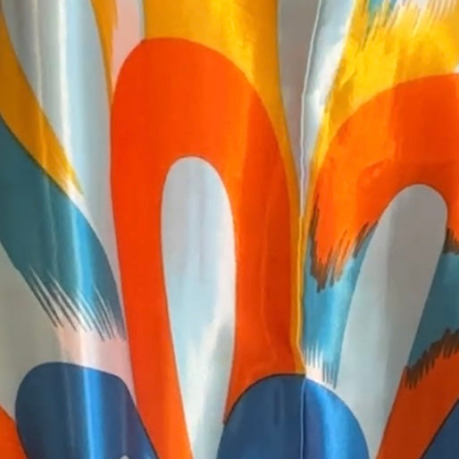 Tissu satiné rose coloré