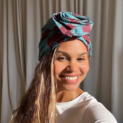 Satin gefütterter Turban blau rot