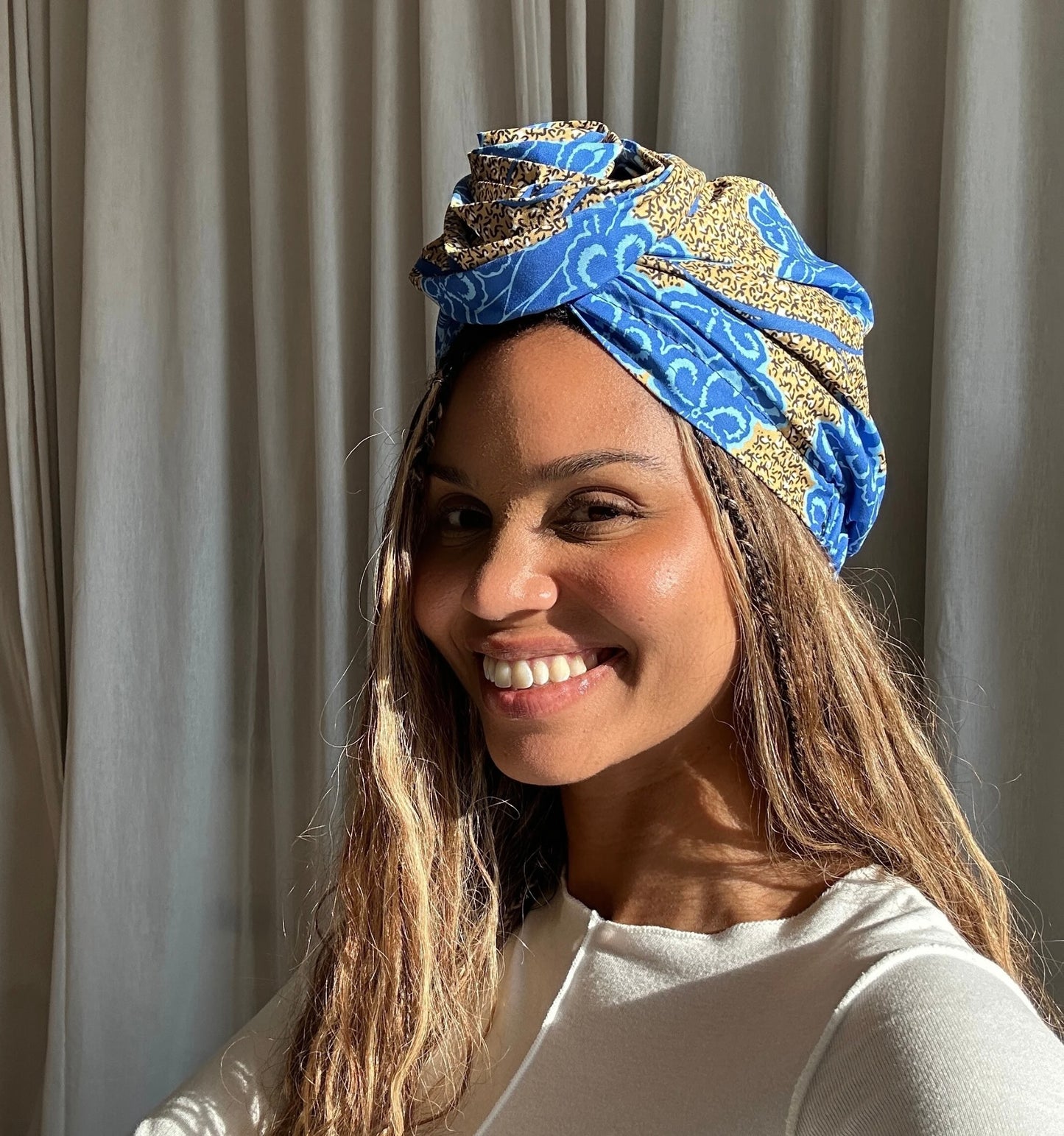 Satin gefütterter Turban blau gelb
