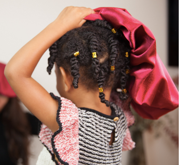 JEN by Curly Hair Care Bonnet en Satin Rose, rose