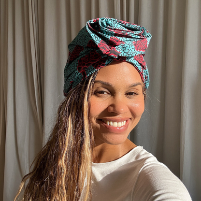 Satin gefütterter Turban blau rot